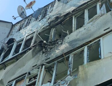 У Херсоні дрон атакував автомобіль поліції, є поранені