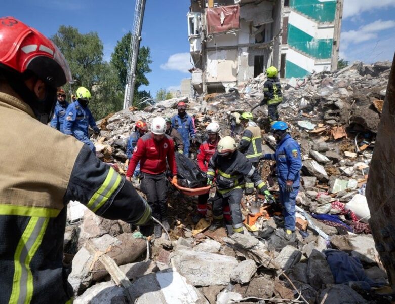 У Києві під завалами знайшли двох загиблих