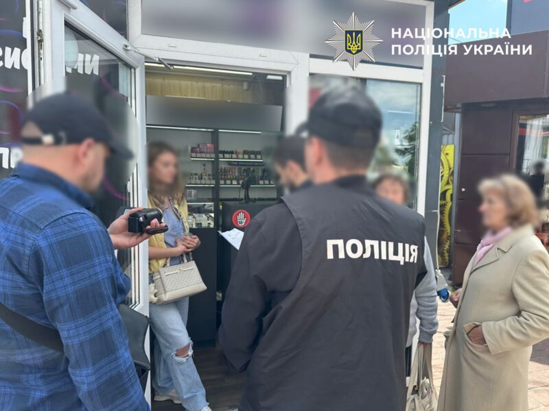 У Києві викрили схему збуту вейпів та іншої контрафактної продукції