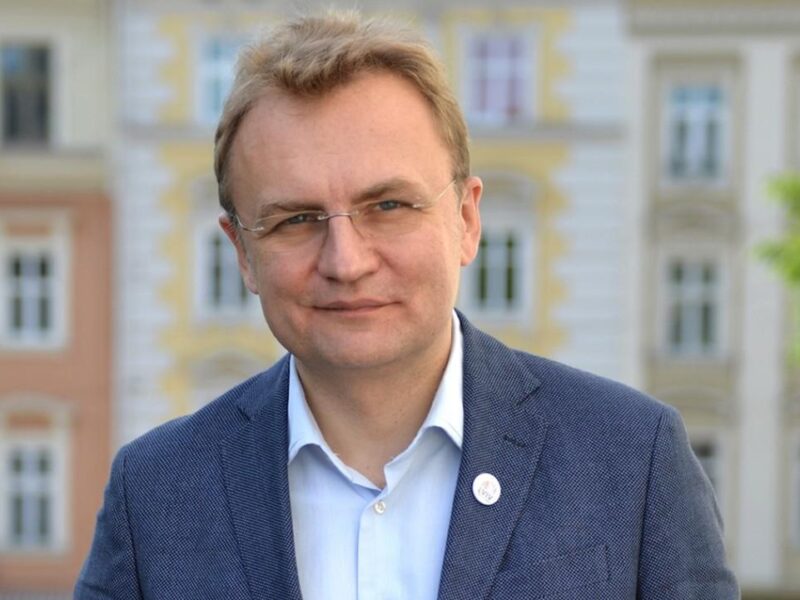 У Львові чоловік облив мера невідомою рідиною