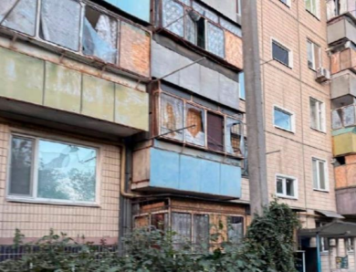 У Нікополі через обстріл поранені семеро людей, серед яких немовля