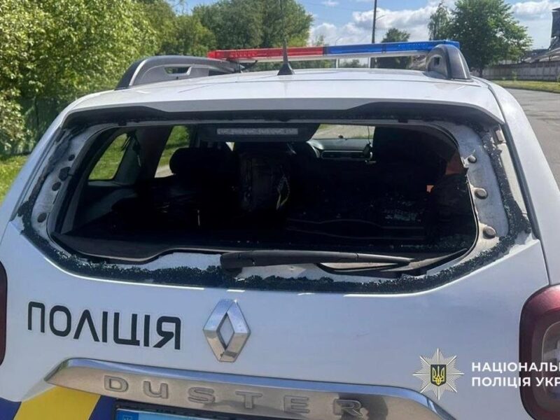 У Новгороді-Сіверському троє поліцейських постраждали через атаку дрона