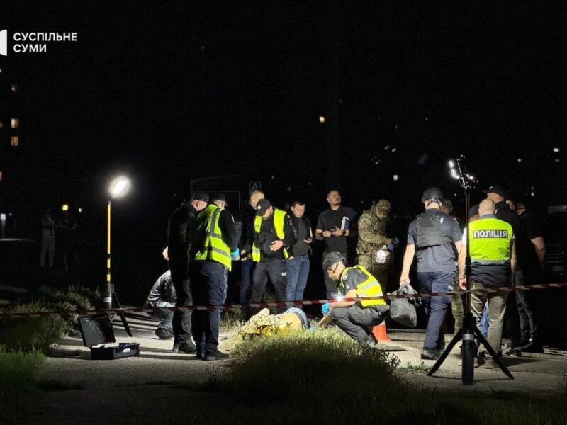 У Сумах на зупинці чоловік підірвав гранату і сам загинув