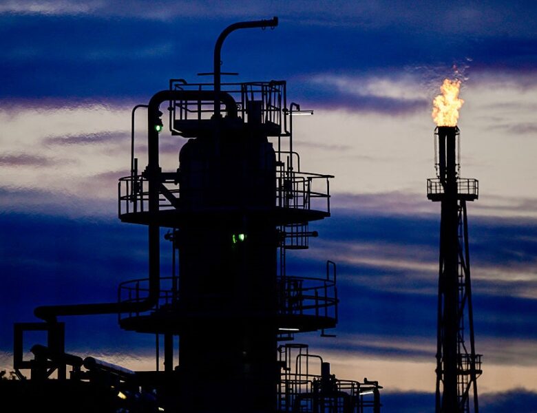 Україна подвоїла кількість атак на російські НПЗ