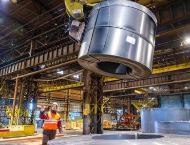 Україна скоротила виплавку сталі на 25% у квітні