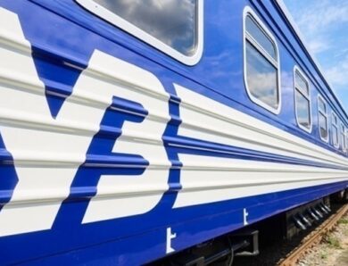 Укрзалізниця розгортає понад 800 модульних укриттів