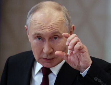 В Росії вирішили “переписати” історію предків Путіна