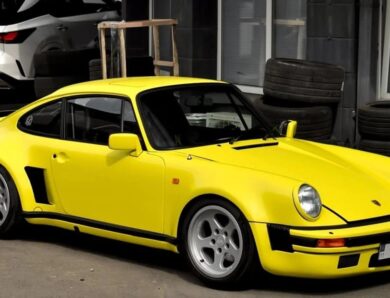 В Україні помітил рідкісний заряджений Porsche RUF 80-х
