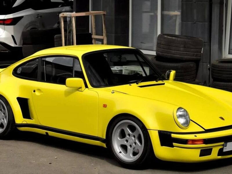 В Україні помітил рідкісний заряджений Porsche RUF 80-х