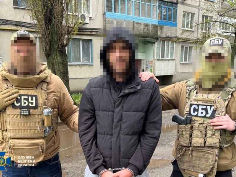 В Україні викрили чотирьох продавців “трофейної” зброї