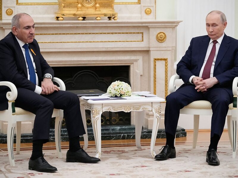 Вибори у Вірменії: розвідка заявила про плани РФ завезти 100 тисяч вірмен