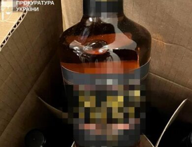 Викрито контрабанду алкоголю, який ввозили під виглядом дипвантажу