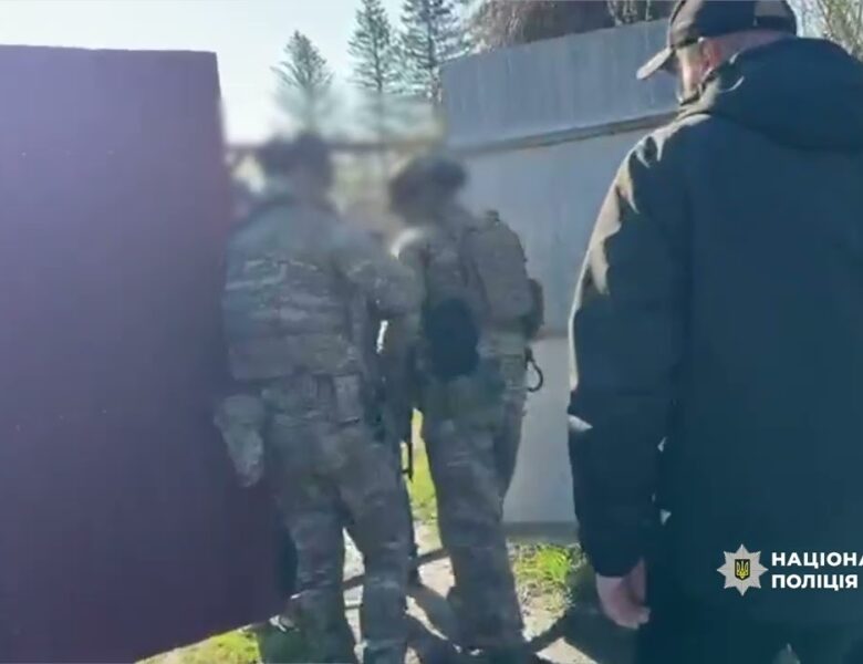 Поліція виявила 20 схронів та вилучила з незаконного обігу понад 1000 одиниць зброї та боєприпасів