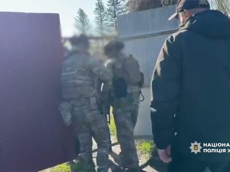 Поліція виявила 20 схронів та вилучила з незаконного обігу понад 1000 одиниць зброї та боєприпасів