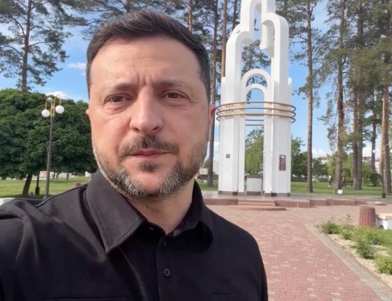 Загроза з Білорусі: Зеленський прибув у Славутич