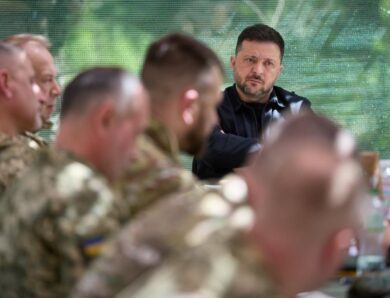 Зеленський анонсував Ставку після поїздки на фронт