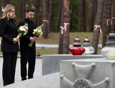 Зеленський із дружиною вшанували пам’ять жертв політичних репресій