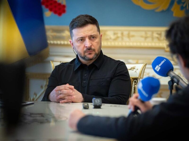 Зеленський побачив “вікно” для переговорів з РФ