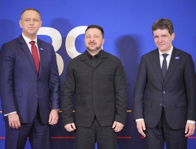 Зеленський разом з першою леді прибув до Румунії
