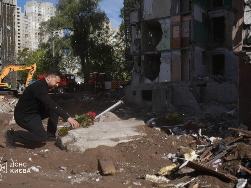 Зеленський вшанував пам&rsquo;ять загиблих у Києві