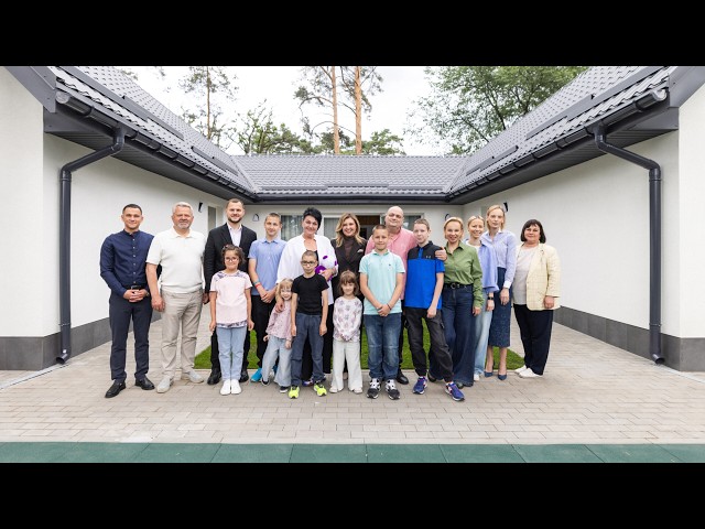 Ще одна велика прийомна родина отримала новий будинок у межах проєкту «Адреса дитинства»