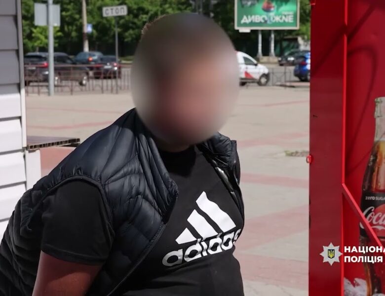 Підпалював автомобілі військовослужбовців на замовлення: поліцейські з СБУ затримали зловмисника
