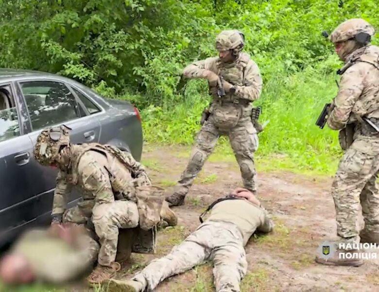 На Рівненщині Нацполіція викрила двох військовослужбовців на підкупі інструктора військової частини