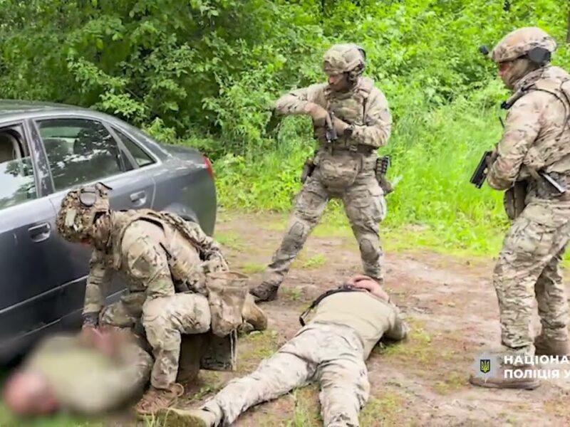 На Рівненщині Нацполіція викрила двох військовослужбовців на підкупі інструктора військової частини
