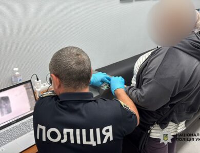 Багатодітна харків&rsquo;янка створювала порно за участю 14-річної доньки