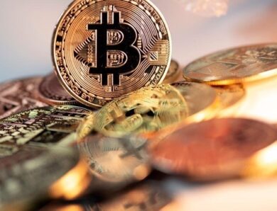 Bitcoin знижується до 4-місячного мінімуму