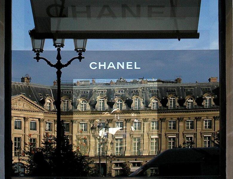 CHANEL представив M&eacute;tiers d&rsquo;Art 2026: сумки у формі фруктів і тварин
