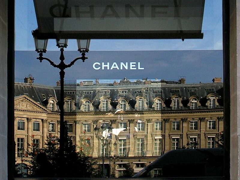 CHANEL представив M&eacute;tiers d&rsquo;Art 2026: сумки у формі фруктів і тварин