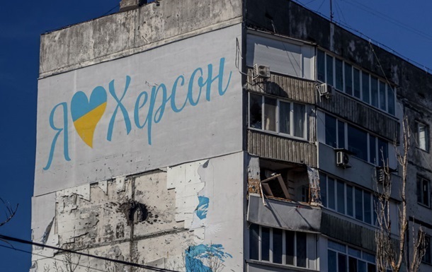 Через російський обстріл у Херсоні загинув чоловік, є поранені