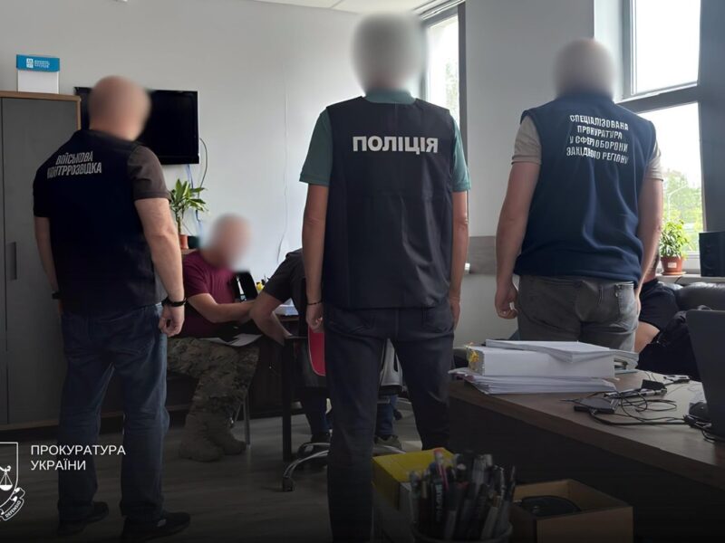 Екскомбрига підозрюють у нарахуванні 80 млн незаконних “бойових”