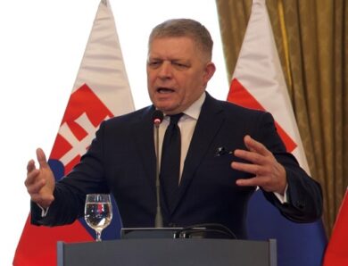 Фіцо вибиватиме з ЄС компенсації за військову техніку, передану Україні