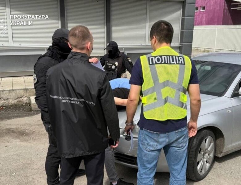 Гуманітарні авто продавали в Києві через TikTok