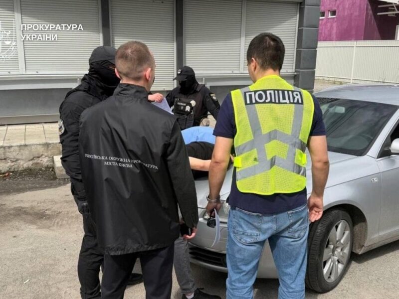 Гуманітарні авто продавали в Києві через TikTok