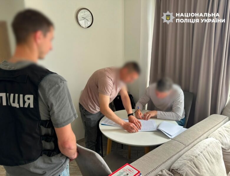 Карандєєв відреагував на закиди у сприянні виїзду за кордон