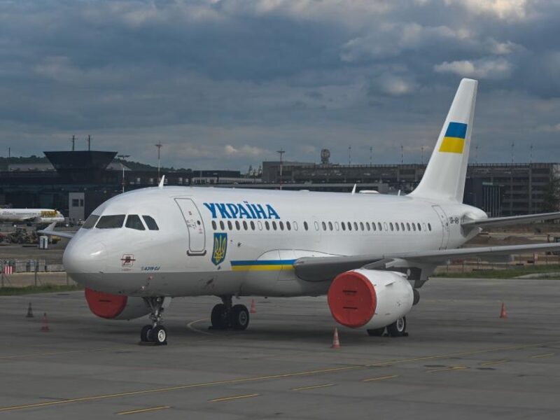 Літак зеленського повернувся на місце базування у Польщі