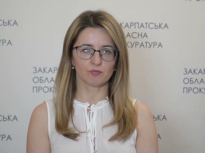 Багатодітна матір знімала порно з малолітньою дочкою: жінку взято під варту