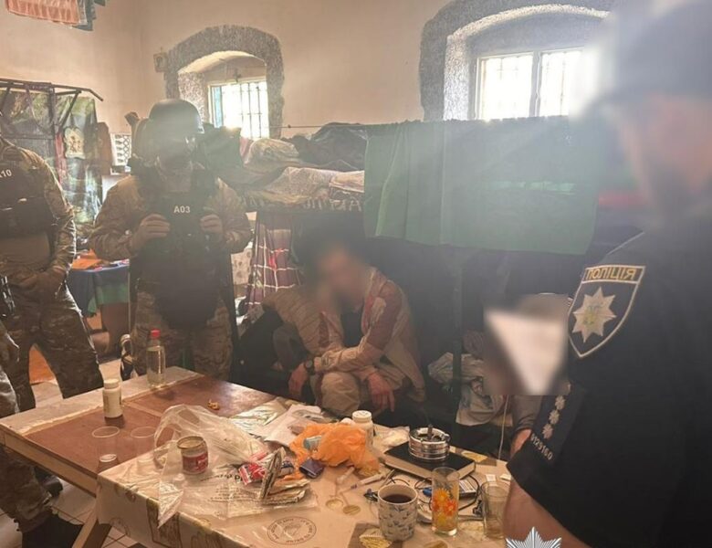 Метадон у милі та буряках: викрито постачання наркотиків до Київського СІЗО