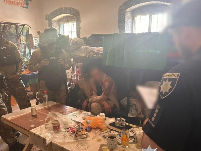 Метадон у милі та буряках: викрито постачання наркотиків до Київського СІЗО