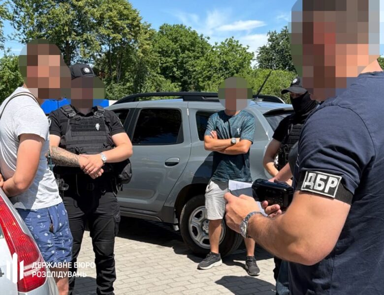 На Івано-Франківщині викрили військовослужбовця, який продавав зброю