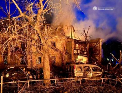 Наслідки атаки РФ на Дніпро: чотири жертви і руїни