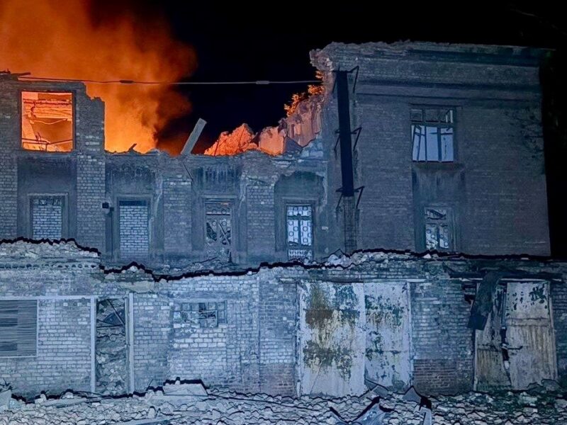 Наслідки атаки Росії на Дніпро: зруйнуваний коледж