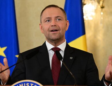 Навроцький пояснив, чому позбавив Зеленського ордена