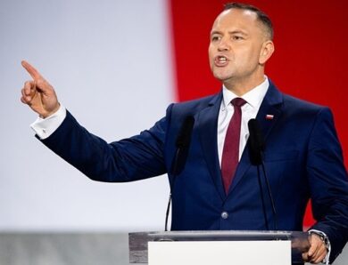Навроцький позбавив Зеленського Ордена Білого Орла