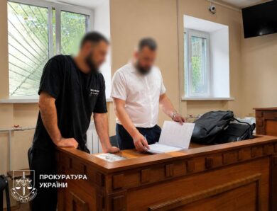 Незаконно заволоділи будинком і квартирою: жителі Київщини отримали підозру