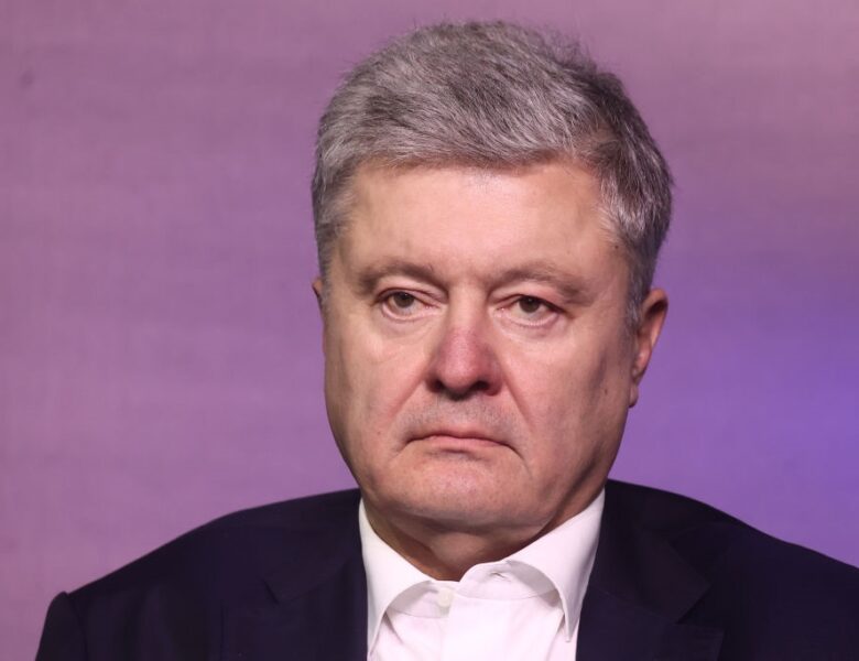 Порошенко слідом за Кучмою і Ющенком відмовився від ордена Білого Орла