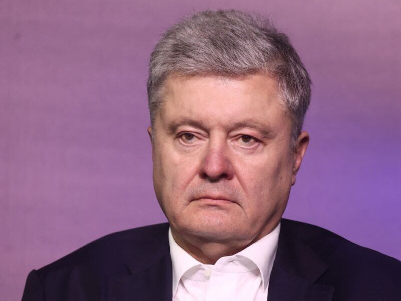 Порошенко слідом за Кучмою і Ющенком відмовився від ордена Білого Орла